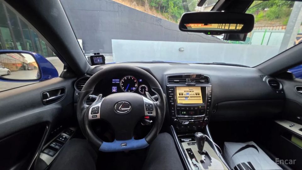 Lexus IS