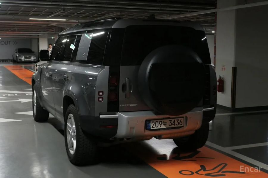 Land Rover Defender