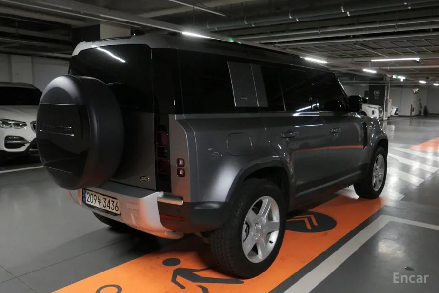 Land Rover Defender