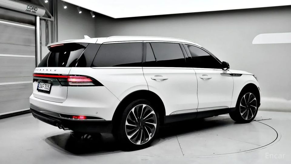 Lincoln Aviator