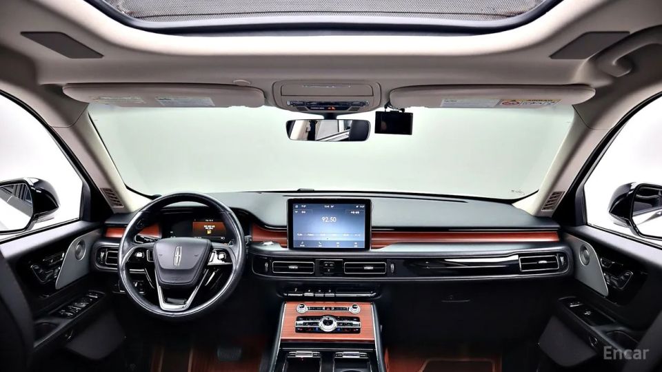 Lincoln Aviator