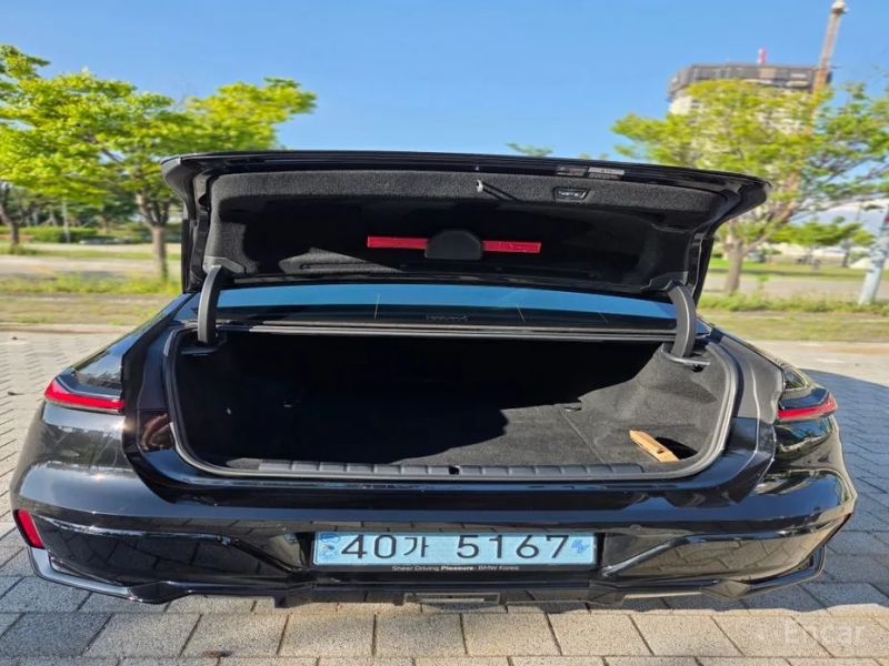 BMW i7