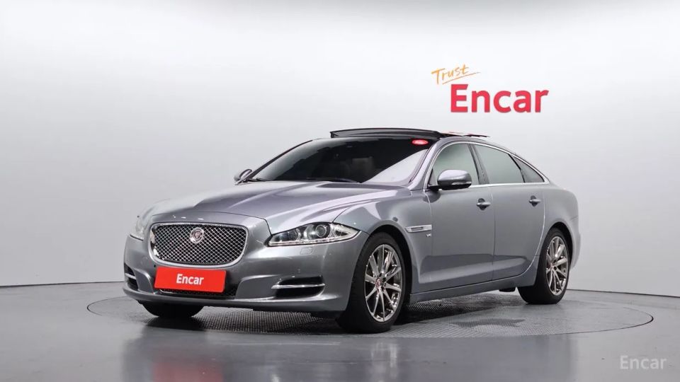 Jaguar XJ