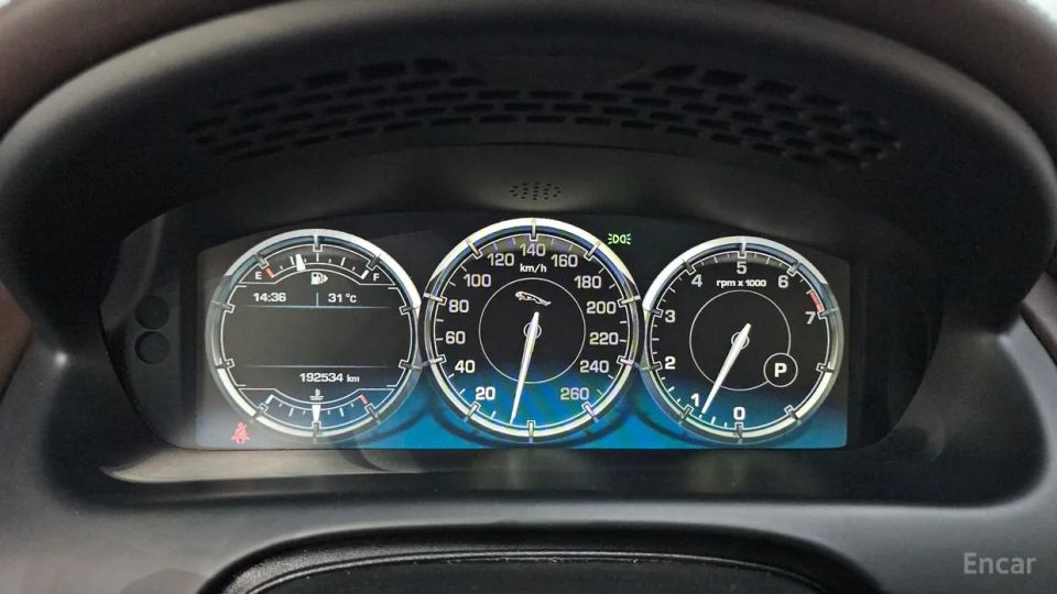 Jaguar XJ