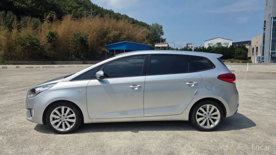 Kia Carens