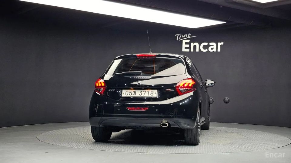 Peugeot 208