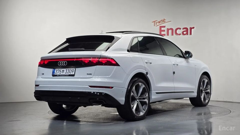Audi Q8