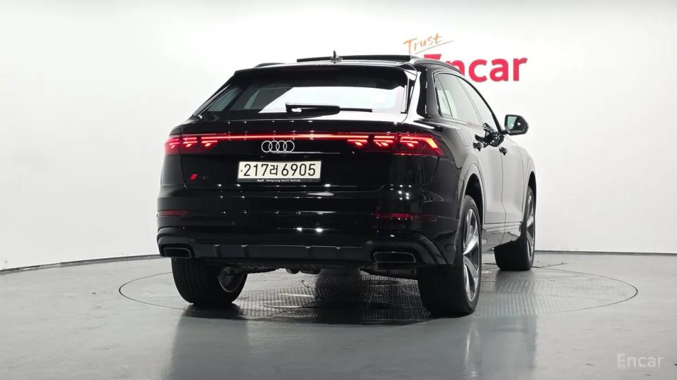 Audi Q8