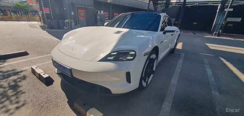 Porsche Taycan
