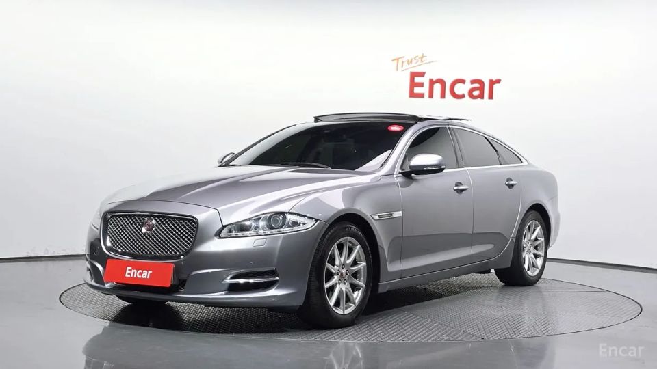 Jaguar XJ
