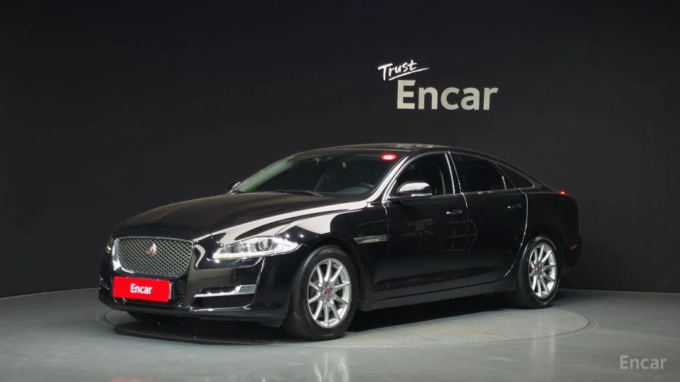 Jaguar XJ
