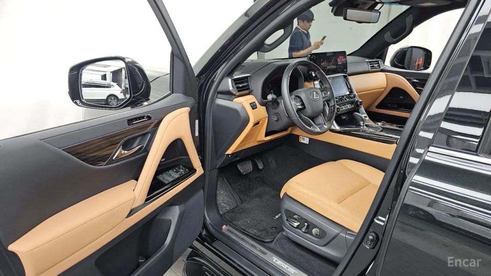Lexus LX