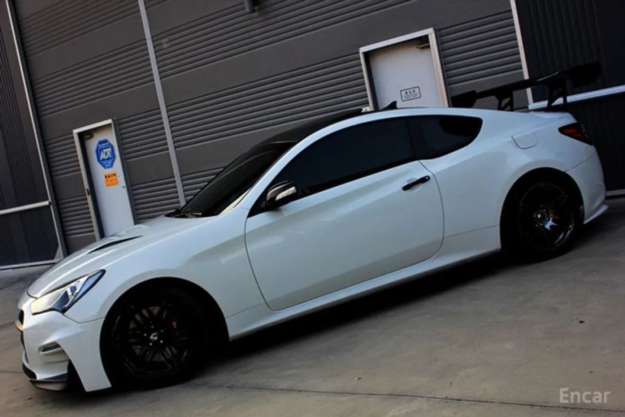 Hyundai Genesis