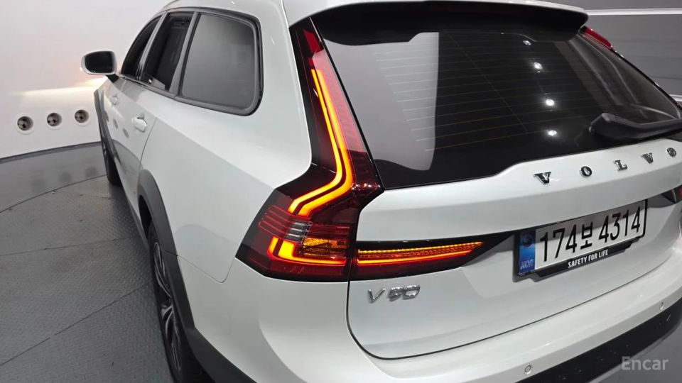 Volvo V90