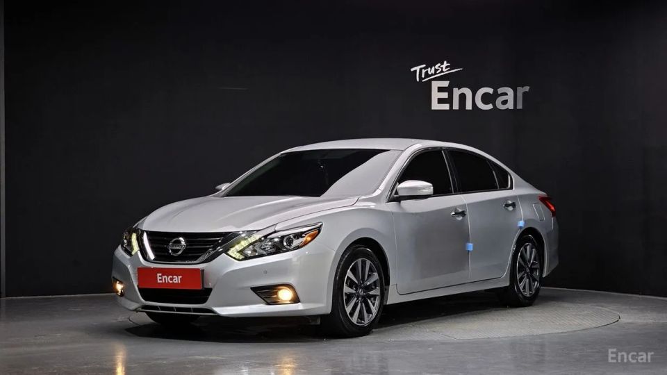 Nissan altima