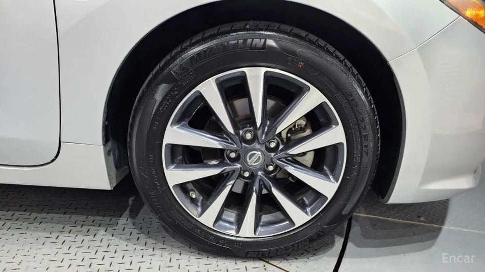 Nissan altima