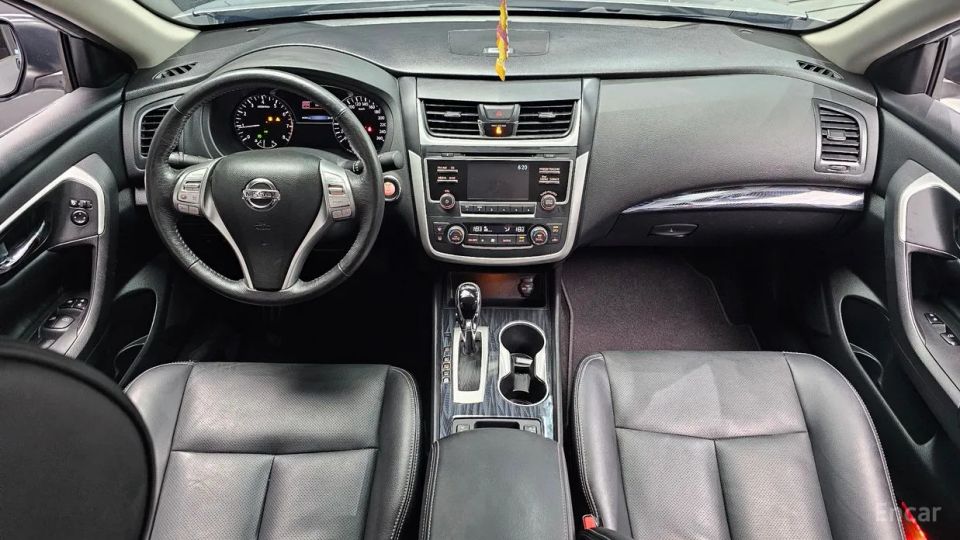 Nissan altima