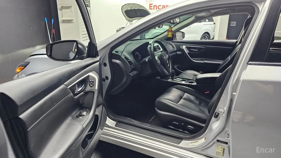 Nissan altima