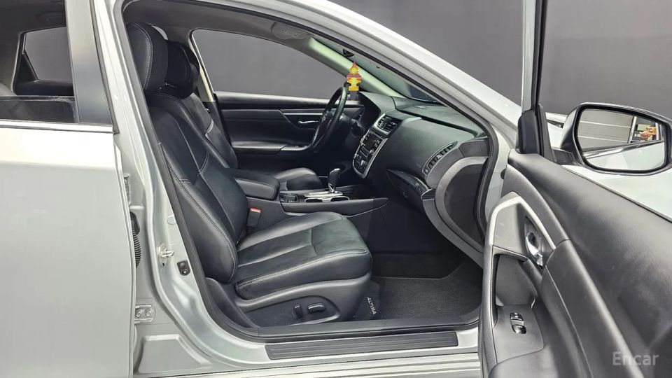 Nissan altima