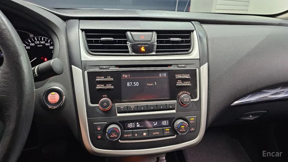 Nissan altima