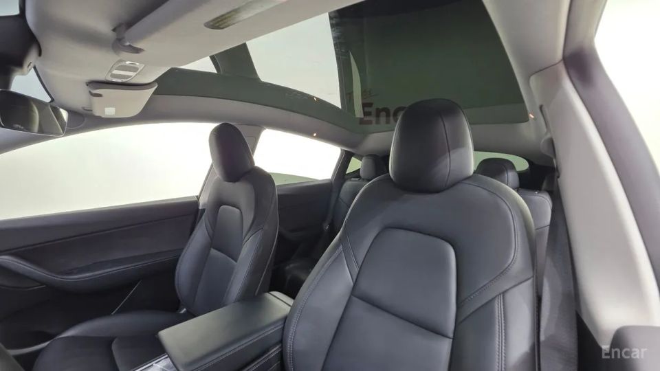 Tesla model-y