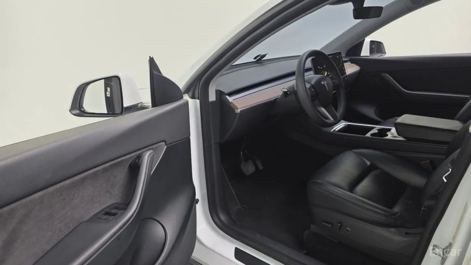 Tesla model-y