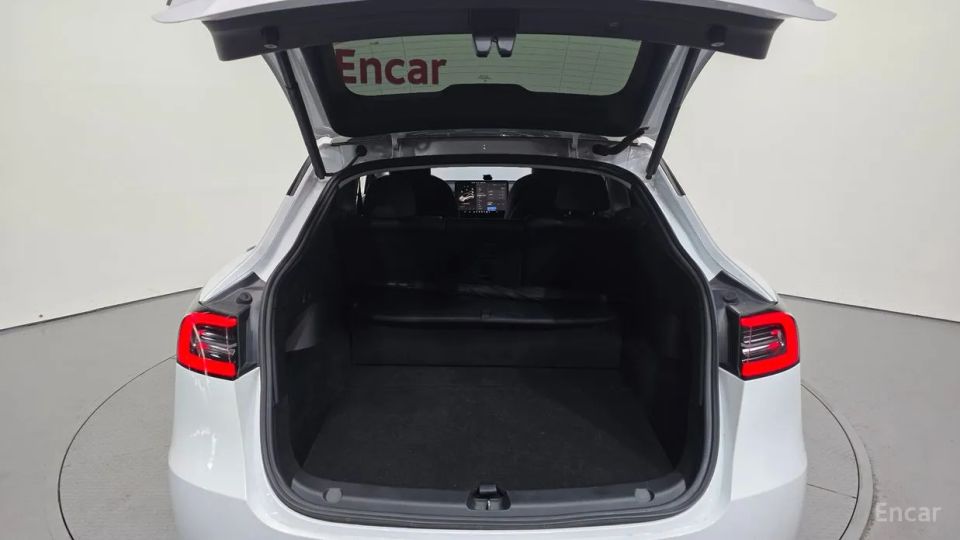 Tesla model-y