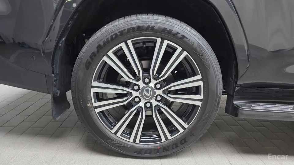 Lexus LX
