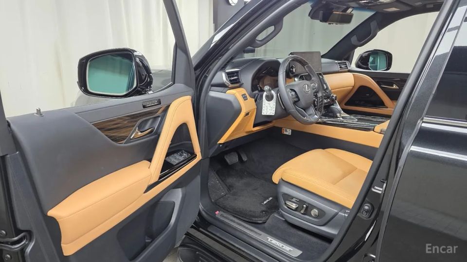 Lexus LX