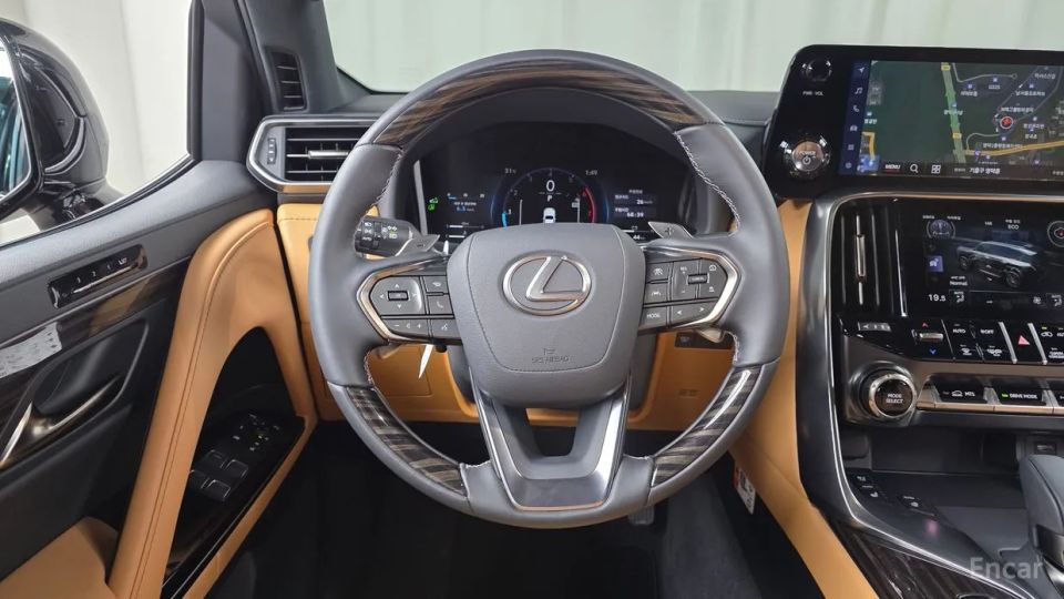 Lexus LX