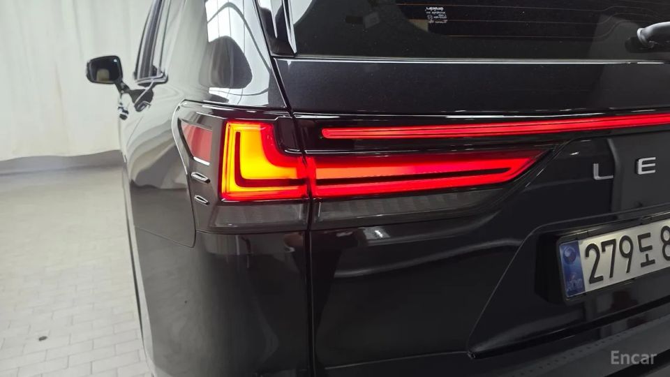 Lexus LX