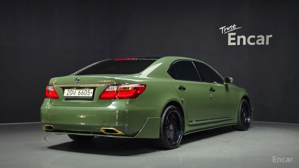 Lexus LS