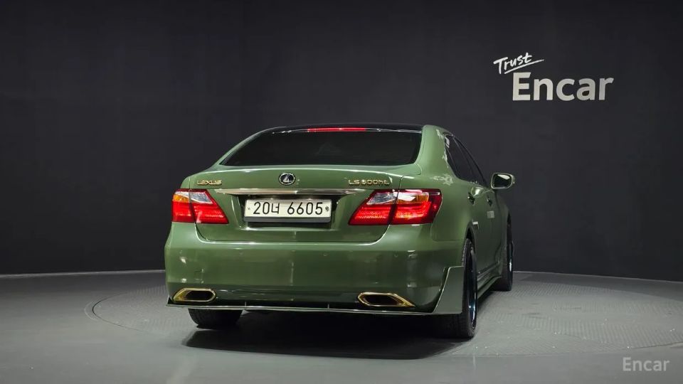 Lexus LS
