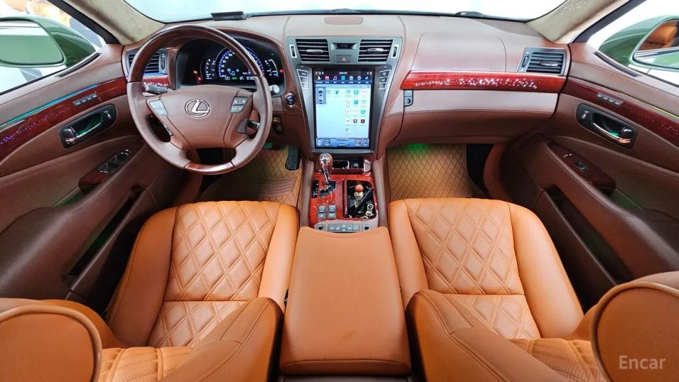 Lexus LS