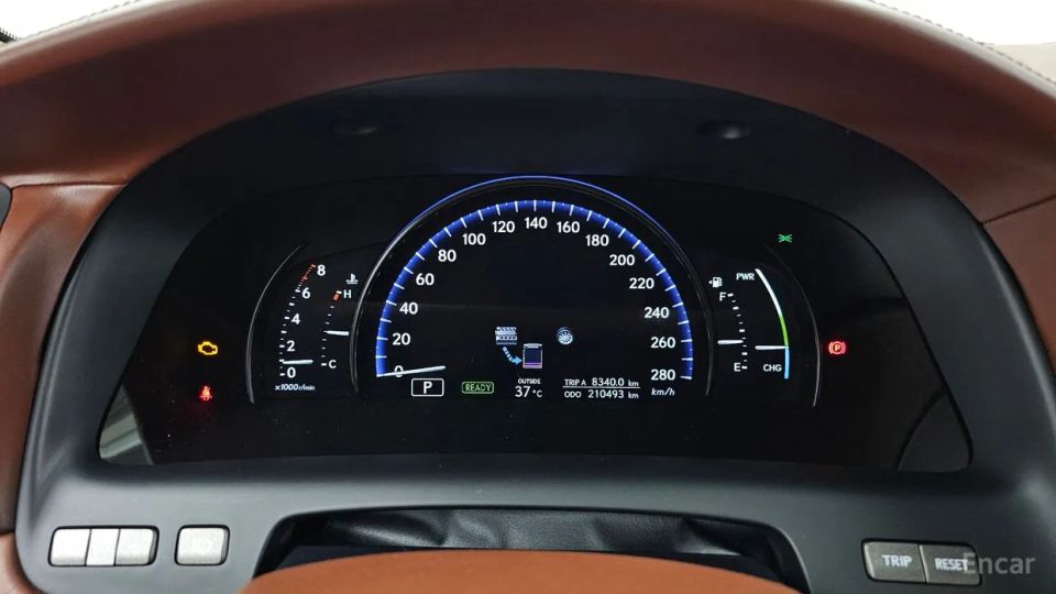 Lexus LS