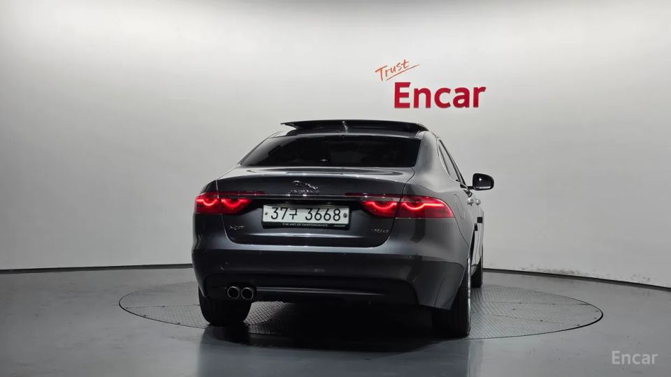 Jaguar xf