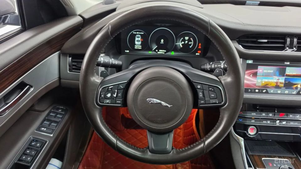 Jaguar xf