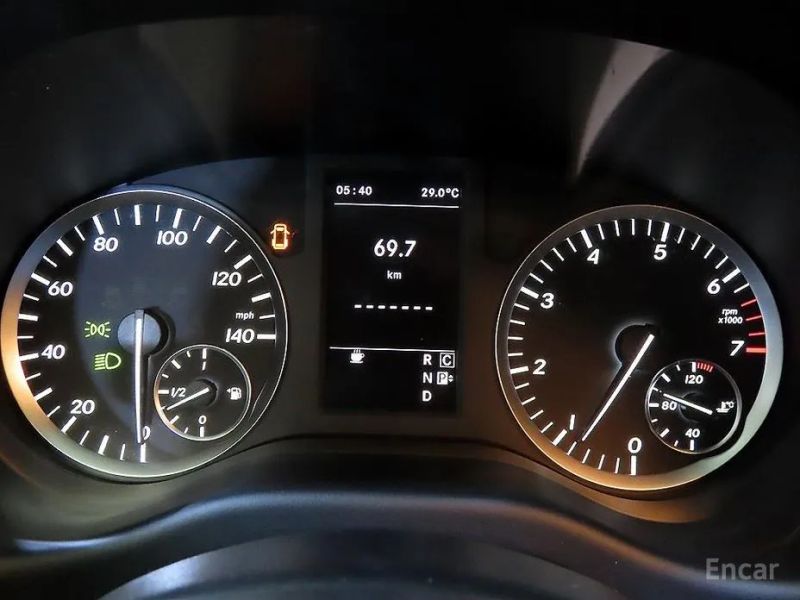 Mercedes-Benz V-Class