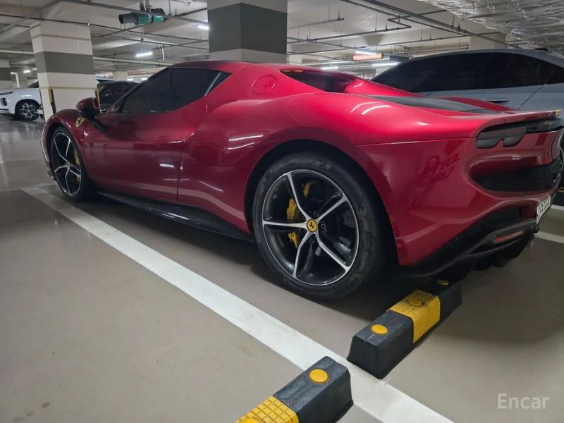 Ferrari 296