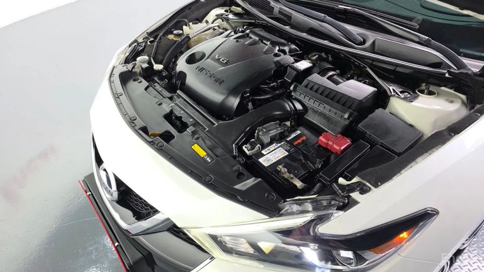 Nissan Maxima