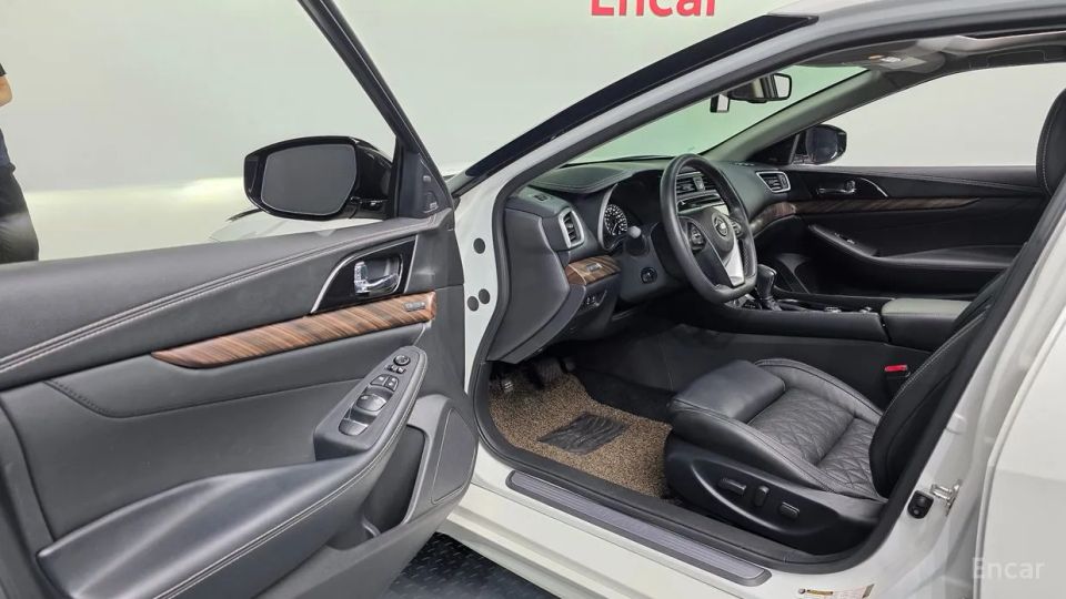 Nissan Maxima