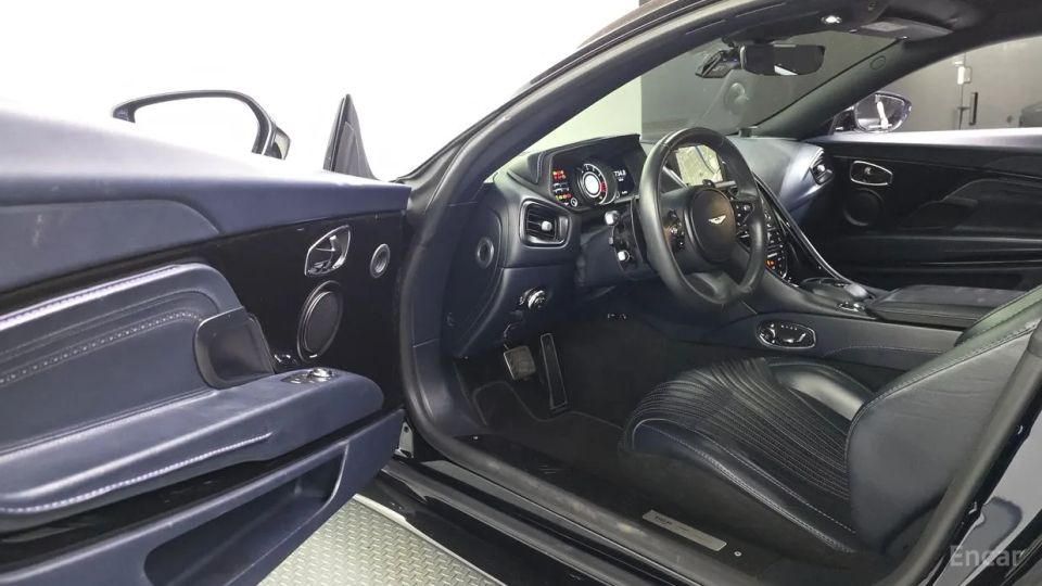 Astonmartin DB11