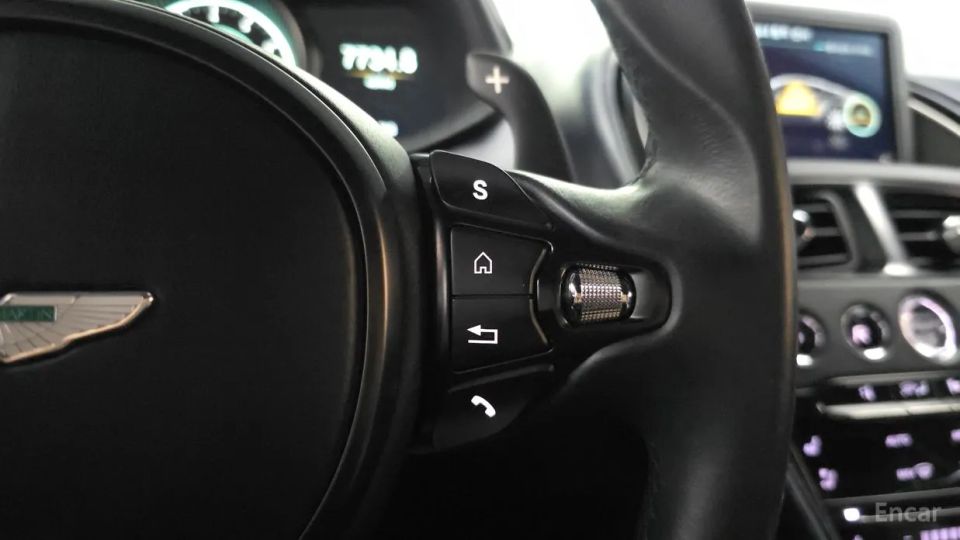 Astonmartin DB11