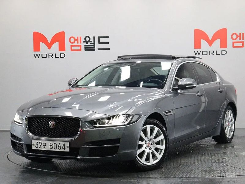 Jaguar XE