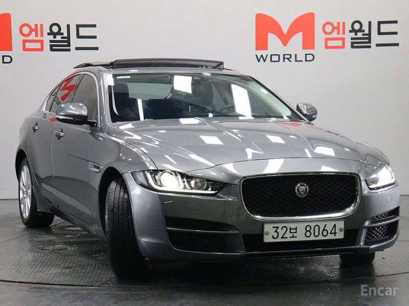 Jaguar XE