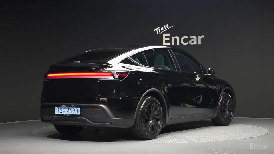 Tesla model-y