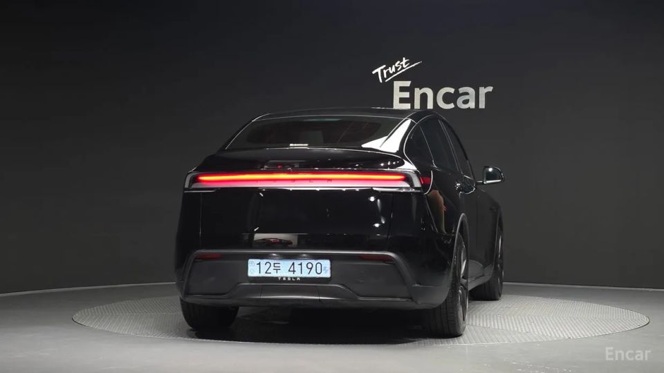 Tesla model-y