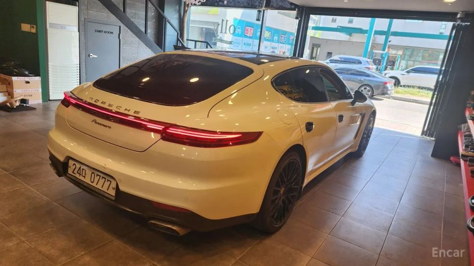 Porsche Panamera
