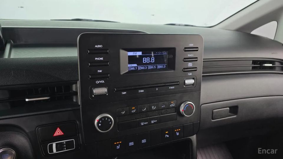 Hyundai Staria