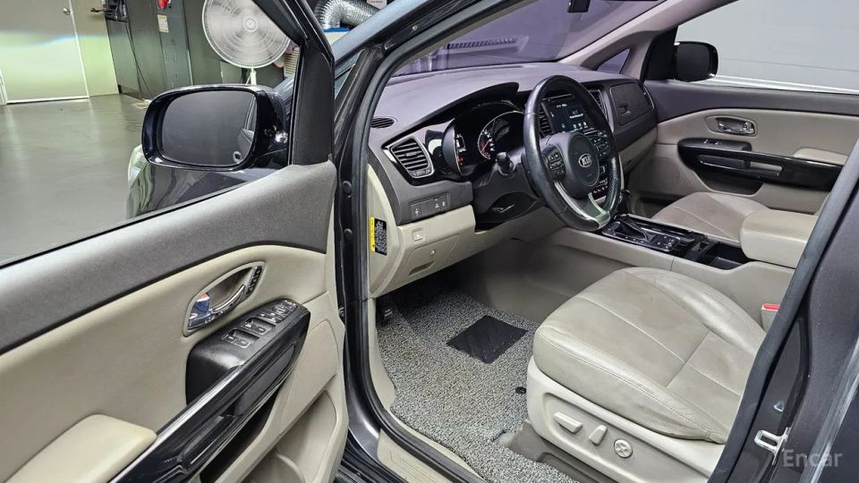 Kia Canival